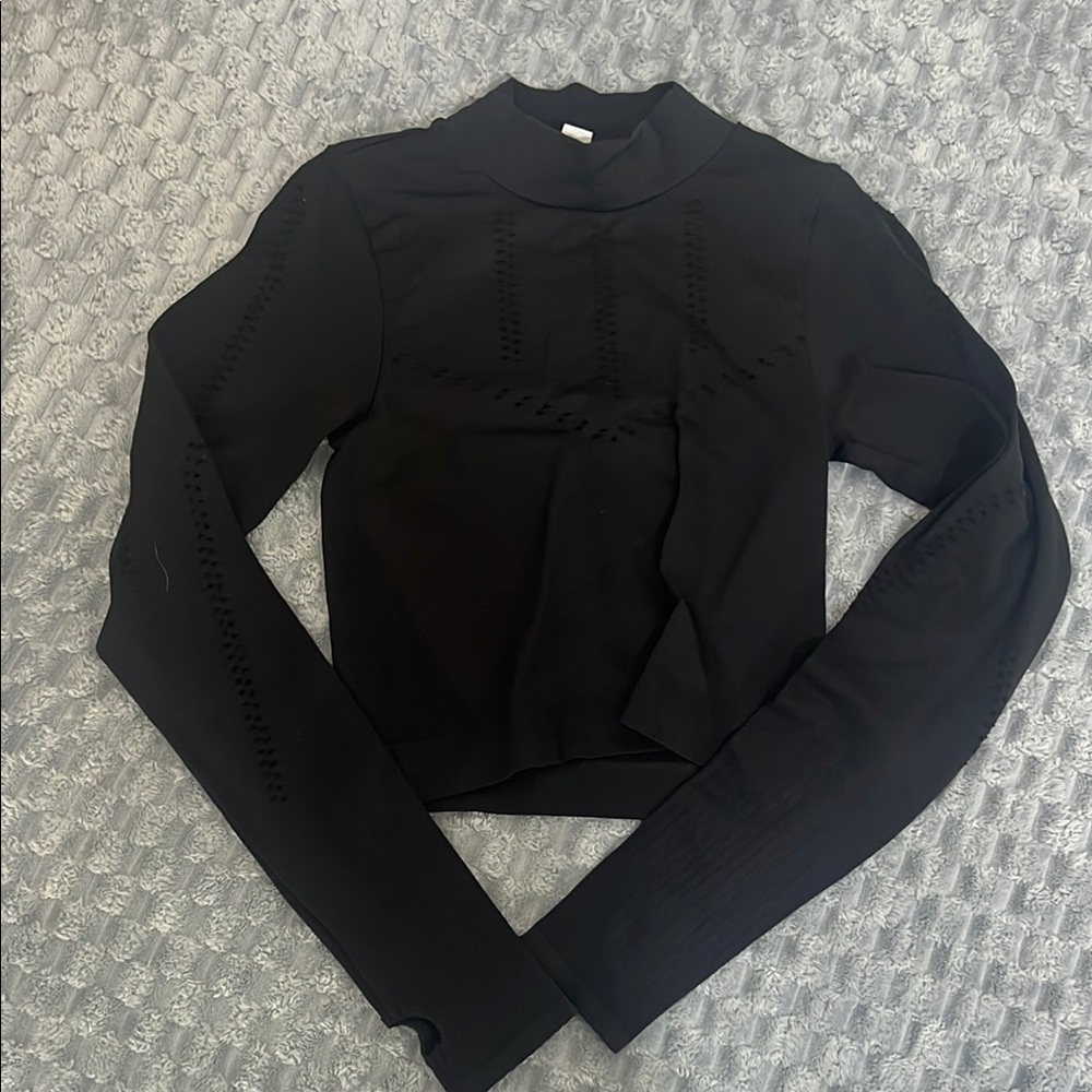 Old Navy Black active crop top